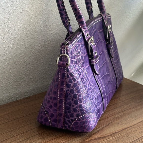 Dooney & Bourke Nile Collection Purple Croc-Embossed Shoulder Bag - See Video! - Picture 6 of 11